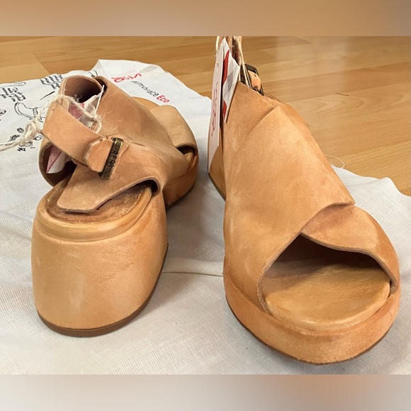 Size 7 A.S. 98 Calle Hook & Loop Tan Suede Criss Cross Block Heel Sandals - Picture 7 of 12